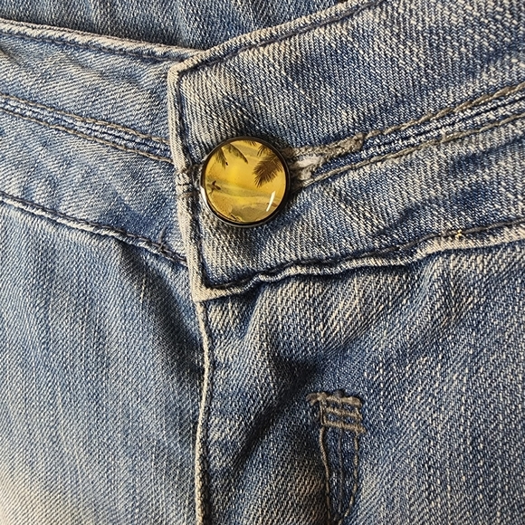 Denim cuffed jean shorts - Picture 7 of 8